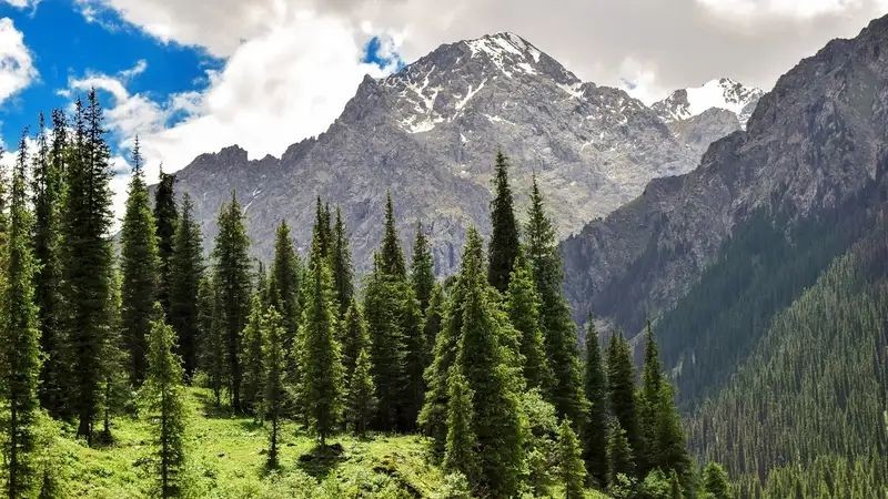 10 самых необычных мест для отдыха в Казахстане